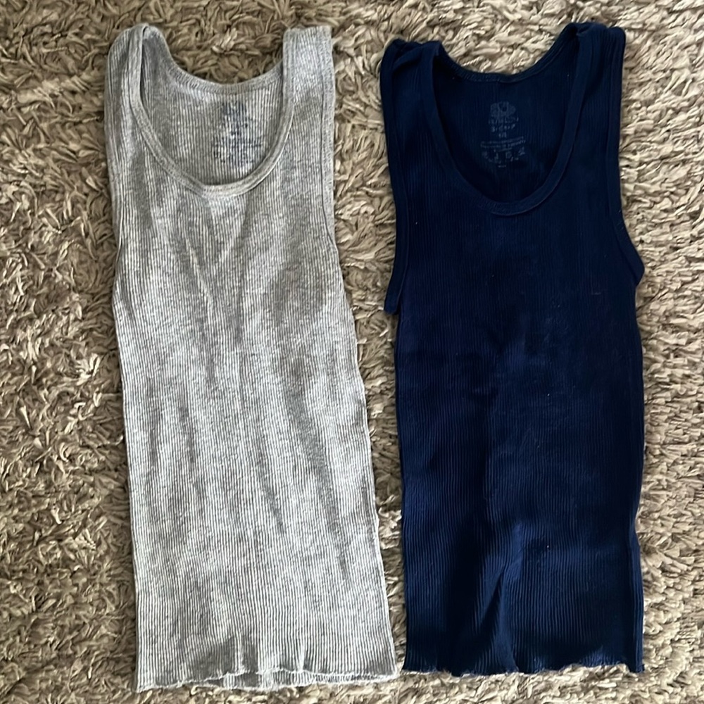 Fruit of the Loom 2 undershirts/tank tops